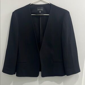 Black Cropped Blazer with V-Neckline and Three-Quarter Sleeves